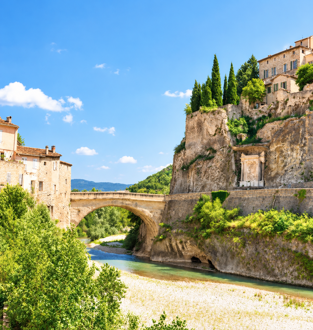 Pont et ville haute de Vaison-la-Romaine